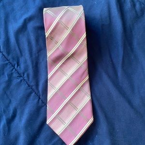 Van Heusen tie